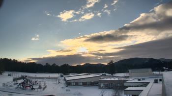 Weather camera view of Stuart M Townsend Elementary School.