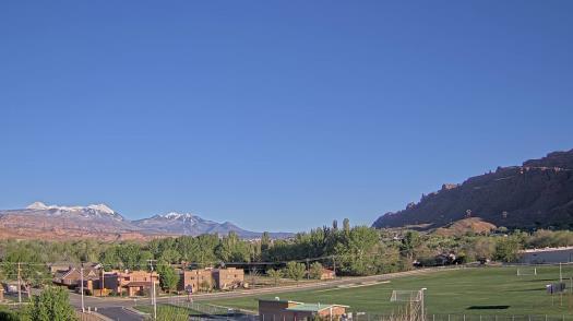 Weather camera view of Grand County HS.