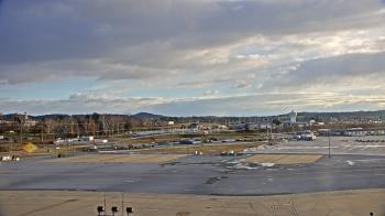 Weather camera view of Harrisburg International Airport.