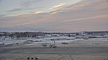 Weather camera view of Harrisburg International Airport.