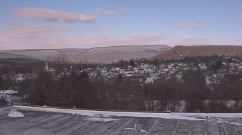 Weather camera view of Juniata High School.