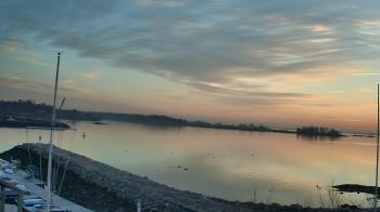 Weather camera view of Beach Point Club.