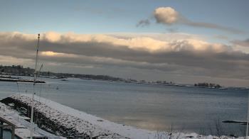 Weather camera view of Beach Point Club.