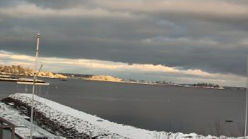 Weather camera view of Beach Point Club.