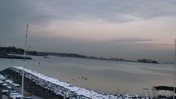 Weather camera view of Beach Point Club.