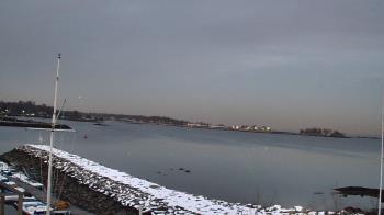 Weather camera view of Beach Point Club.