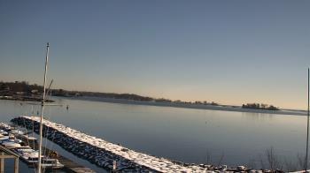 Weather camera view of Beach Point Club.