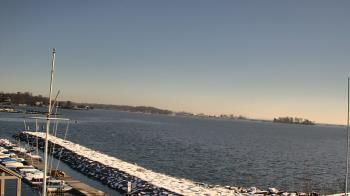 Weather camera view of Beach Point Club.