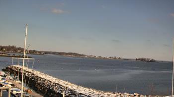 Weather camera view of Beach Point Club.
