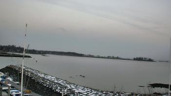 Weather camera view of Beach Point Club.