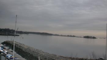 Weather camera view of Beach Point Club.