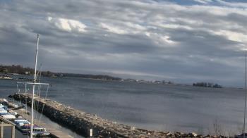 Weather camera view of Beach Point Club.