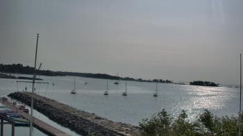 Weather camera view of Beach Point Club.