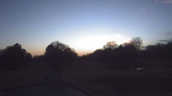 Weather camera view of Windyke Country Club.