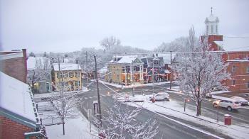Weather camera view of A&M Pizza.