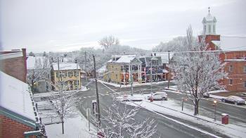 Weather camera view of A&M Pizza.