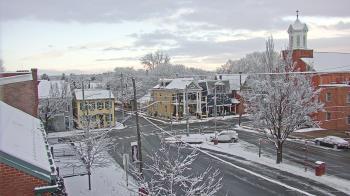Weather camera view of A&M Pizza.