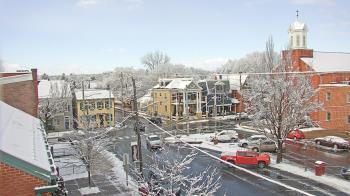Weather camera view of A&M Pizza.