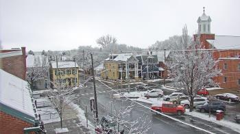 Weather camera view of A&M Pizza.