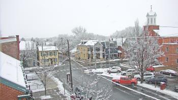 Weather camera view of A&M Pizza.