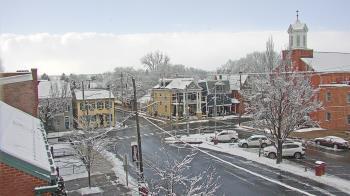 Weather camera view of A&M Pizza.