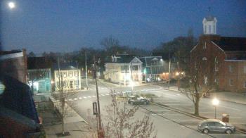 Weather camera view of A&M Pizza.