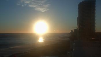 Weather camera view of Island House Hotel.