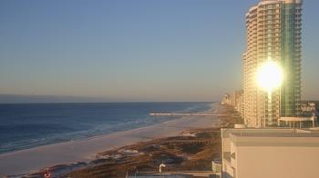 Weather camera view of Island House Hotel.
