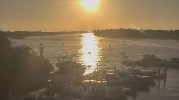 Weather camera view of Hamilton Harbor Yacht Club.