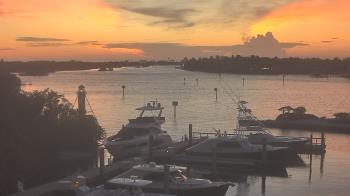 Weather camera view of Hamilton Harbor Yacht Club.