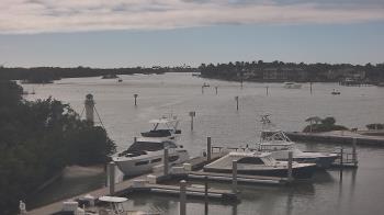 Weather camera view of Hamilton Harbor Yacht Club.