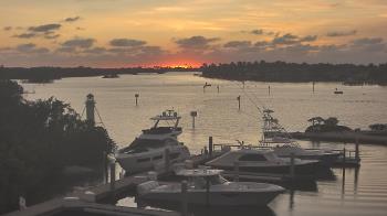 Weather camera view of Hamilton Harbor Yacht Club.