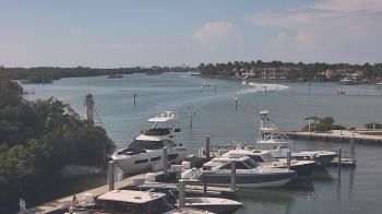 Weather camera view of Hamilton Harbor Yacht Club.