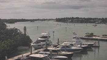 Weather camera view of Hamilton Harbor Yacht Club.