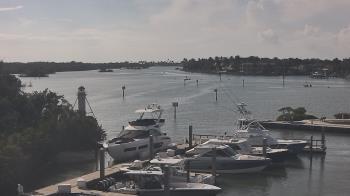 Weather camera view of Hamilton Harbor Yacht Club.