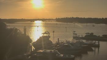 Weather camera view of Hamilton Harbor Yacht Club.
