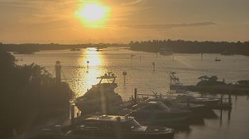 Weather camera view of Hamilton Harbor Yacht Club.