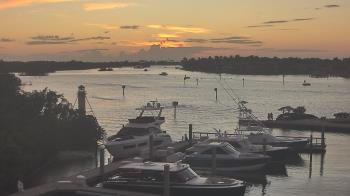Weather camera view of Hamilton Harbor Yacht Club.