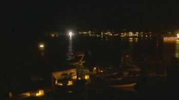 Weather camera view of Hamilton Harbor Yacht Club.