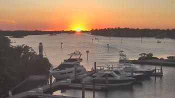 Weather camera view of Hamilton Harbor Yacht Club.