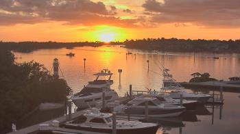 Weather camera view of Hamilton Harbor Yacht Club.