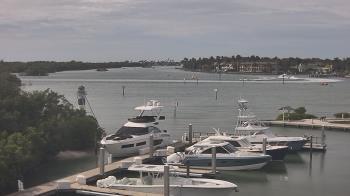 Weather camera view of Hamilton Harbor Yacht Club.