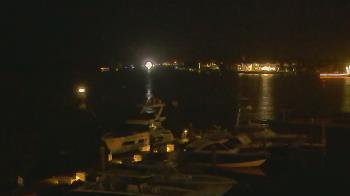 Weather camera view of Hamilton Harbor Yacht Club.