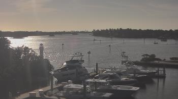Weather camera view of Hamilton Harbor Yacht Club.