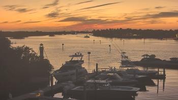 Weather camera view of Hamilton Harbor Yacht Club.