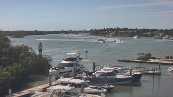 Weather camera view of Hamilton Harbor Yacht Club.