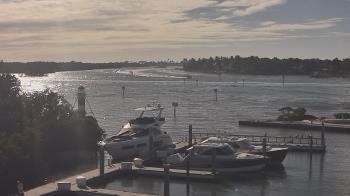 Weather camera view of Hamilton Harbor Yacht Club.