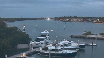 Weather camera view of Hamilton Harbor Yacht Club.