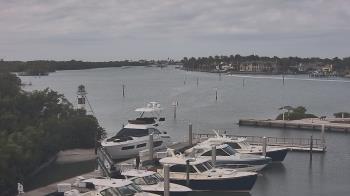 Weather camera view of Hamilton Harbor Yacht Club.