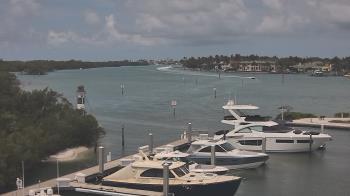 Weather camera view of Hamilton Harbor Yacht Club.